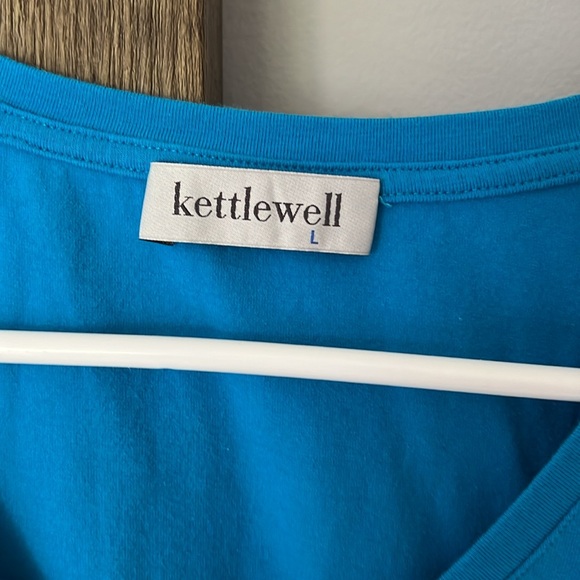 NWOT Bright Turquoise Blue V Neck Tee - Picture 2 of 2